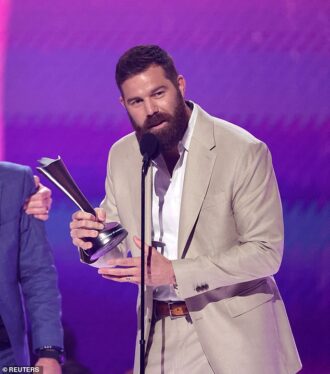 Jordan Davis Wins Song of the Year for ‘Next Thing You Know’ at the 2024 ACM Awards