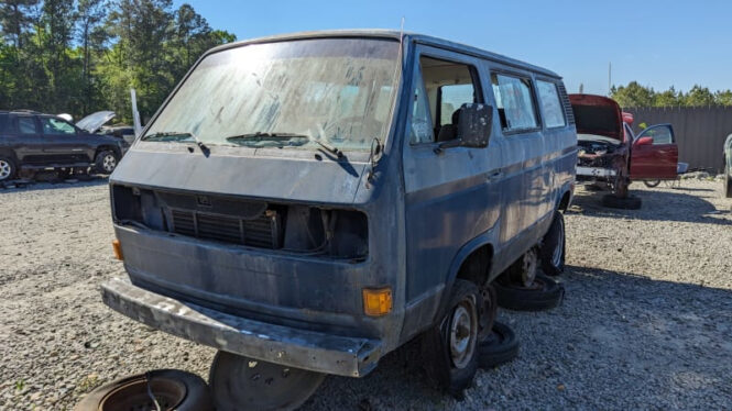 Junkyard Gem: 1982 Volkswagen Vanagon