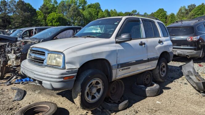 Junkyard Gem: 2003 Chevrolet Tracker