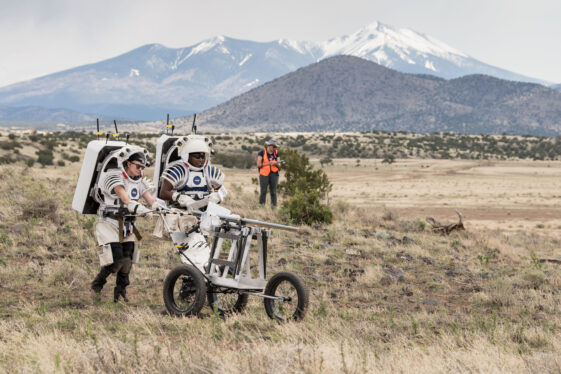 NASA Tests Technology, Practices Artemis Moonwalks in Arizona Desert