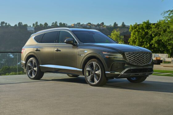 Refreshed 2025 Genesis GV80 priced close to outgoing model