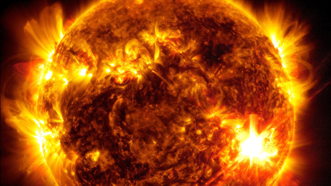 Solar Storm Threat Is Back as Giant Sunspot Cluster Reappears