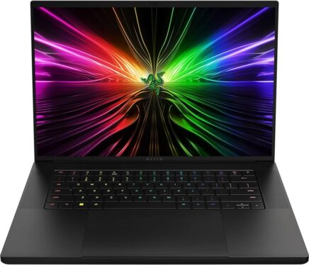 These Razer Blade RTX 40 series laptops are still on sale for ridiculous prices