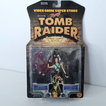 Tomb Raider Collector’s Edition Includes Game-Accurate Lara Figures & Life-Size Replica Guns