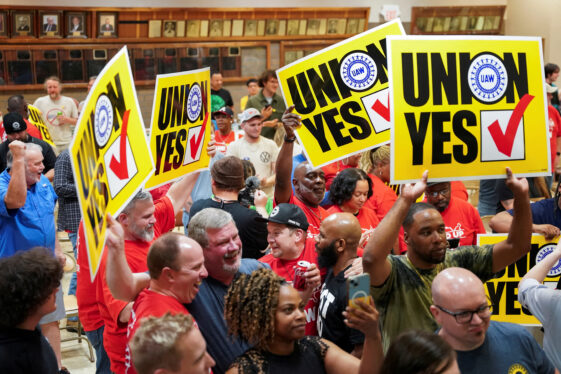 UAW seeks tough victory at Mercedes plant in Alabama