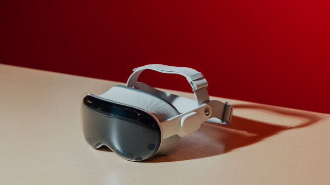 Can Apple Rescue the Vision Pro?