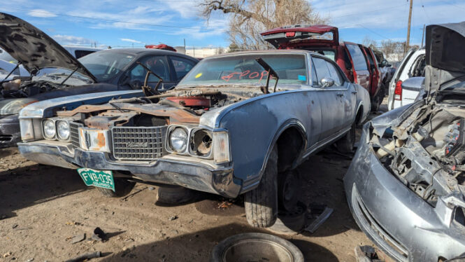 Junkyard Gem: 1968 Oldsmobile Delta 88 Custom Holiday Sedan