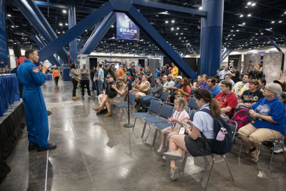 NASA Excites Over 52,000 Fans at Comicpalooza