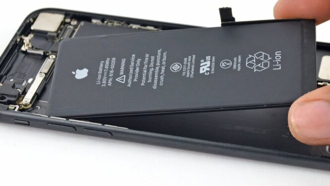 The iPhone 16 Might Get a Replaceable Battery