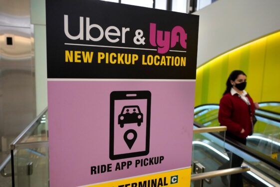 Uber and Lyft Agree to Give Massachusetts Drivers Minimum Pay