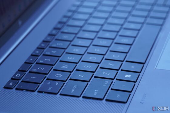 You can restart a laptop with just a keyboard. Here are the two ways