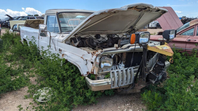 Junkyard Gem: 1982 Jeep J-20 4X4 Pickup