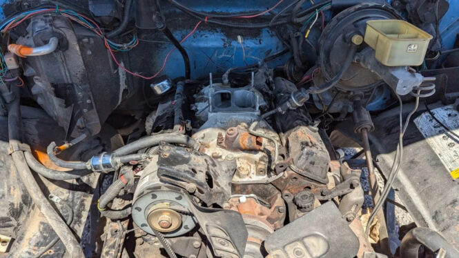 Junkyard Gem: 1985 GMC Suburban K1500