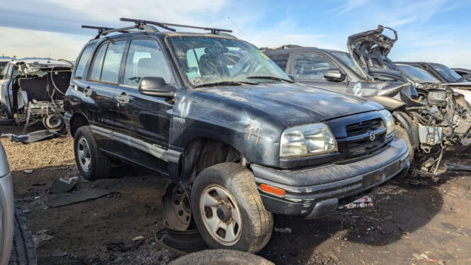 Junkyard Gem: 1999 Suzuki Vitara JX 4WD four-door