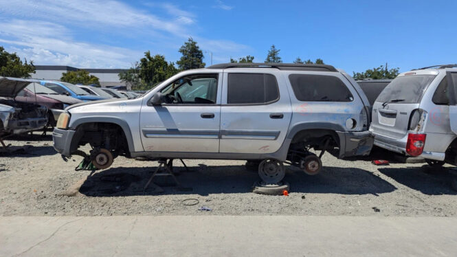 Junkyard Gem: 2006 Isuzu Ascender