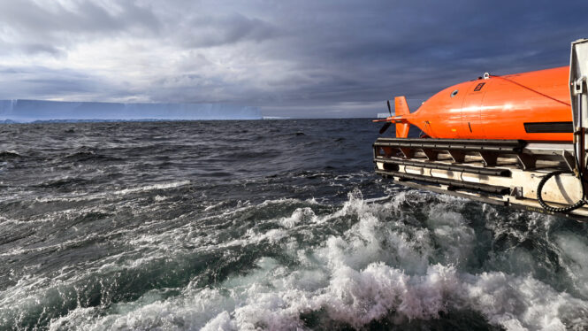 Robot Captures Pictures of the Dotson Ice Shelf in Antarctica