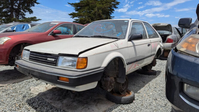 Junkyard Gem: 1987 Mazda 323 DX 1.6i Hatchback