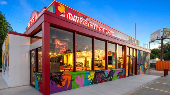 Usher Opens Georgia’s First Dave’s Hot Chicken Restaurant: ‘I’m Excited’