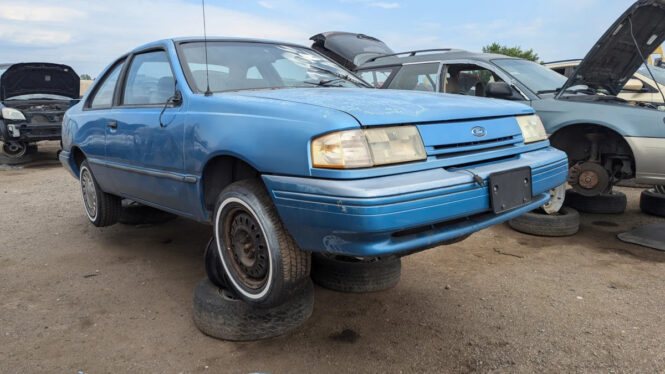 Junkyard Gem: 1994 Ford Tempo GL 4-door sedan