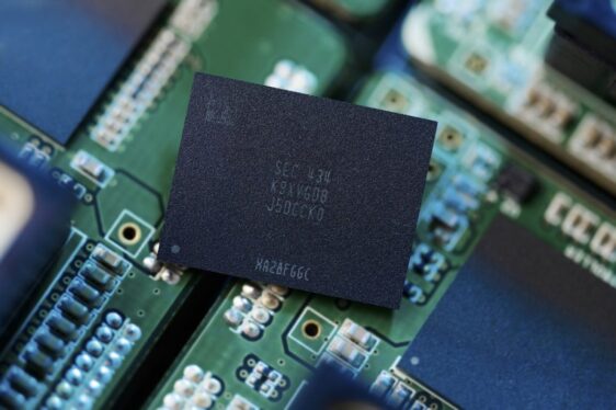 Samsung begins mass production of 1Tb QLC V-NAND