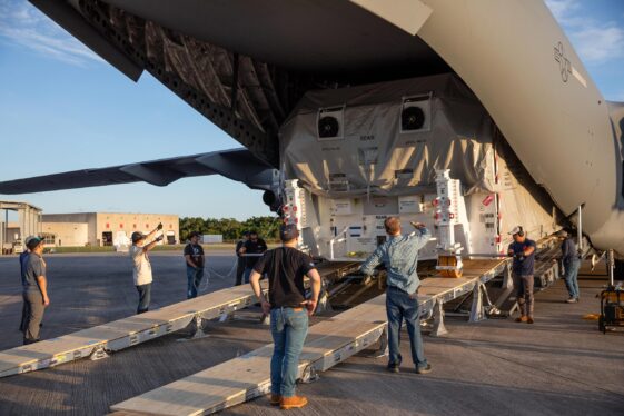 Technicians Work to Prepare Europa Clipper for Propellant Loading