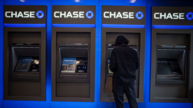 TikTok viral Chase Bank money glitch is just bank fraud. Don’t do it.