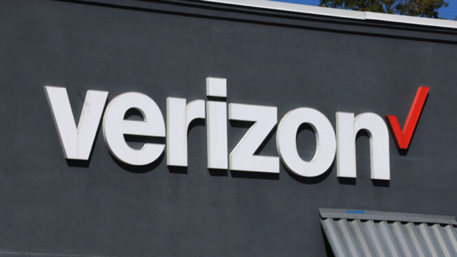 Verizon confirms a network outage is affecting mobile customers across the US