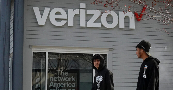 Verizon Mobile Outages Reported Across the U.S.