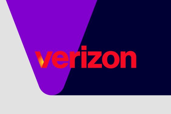 Verizon’s mobile services are down across the country