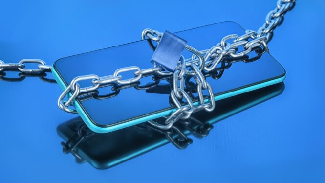 AT&T and T-Mobile Claim Locked Phones Are Good, Actually