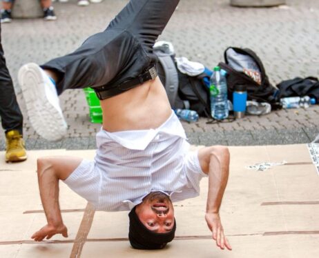 Breakdancers at risk for “headspin hole,” doctors warn