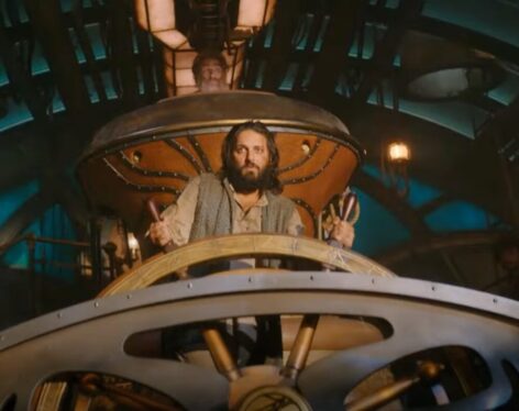 Captain Nemo swashbuckles his way under the sea in Nautilus trailer