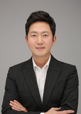 HYBE CEO Lee Jae-Sang Apologizes Over Leaked Company Document Critical of K-Pop Artists & More