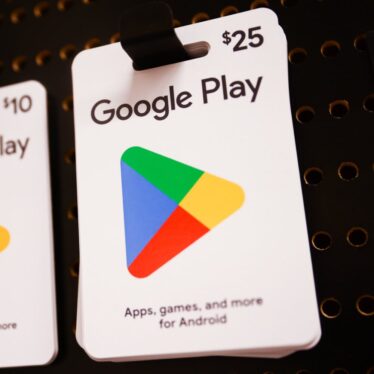 Judge orders Google to distribute third-party app stores on Google Play