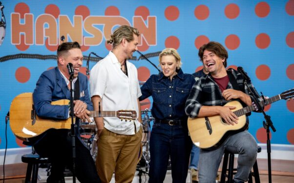 Kate McKinnon Is a Hanson Superfan, Tells the Band Her Haircut Came From ‘Copying’ Them