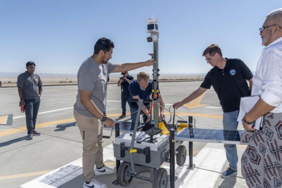 Sacrificio y Éxito: Ingeniero de la NASA honra sus orígenes familiares