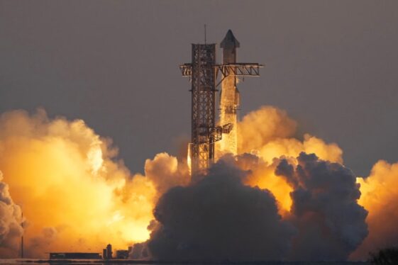 SpaceX shares dramatic images of Sunday’s historic Starship mission