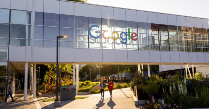 U.S. Weighs Forcing Google to Break Off Parts of the Company