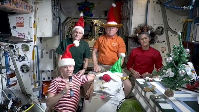 Astronauts on ISS beam holiday cheer to Earth for Christmas (video)