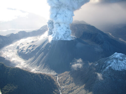 Exploring an undersea terrain sculpted by glaciers and volcanoes