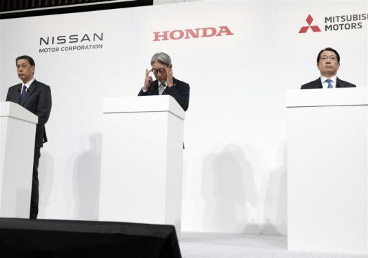 Nissan and Honda officially announce plans to merge