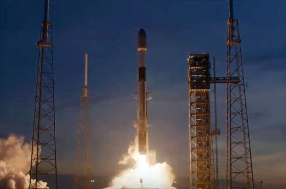 SpaceX launches 23 Starlink internet satellites from Florida (video)