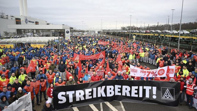 Volkswagen workers go on strike as union fights factory closures