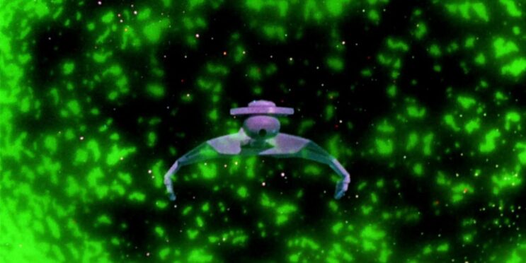 Why Star Trek’s Klingons & Romulans Both Have Bird-Of-Prey Starships