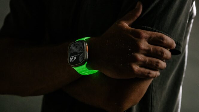 Nomad’s glowing Apple Watch band looks outrageous, but that’s not why I love it